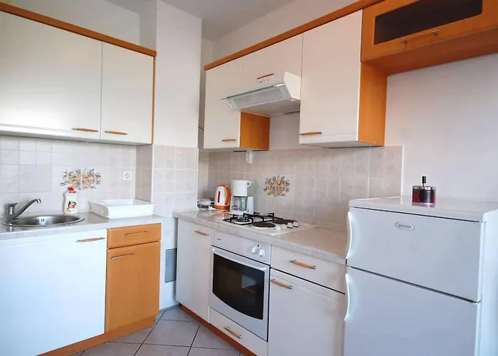 Appartamento With Parking Space Njivice, Krk - 21860 *