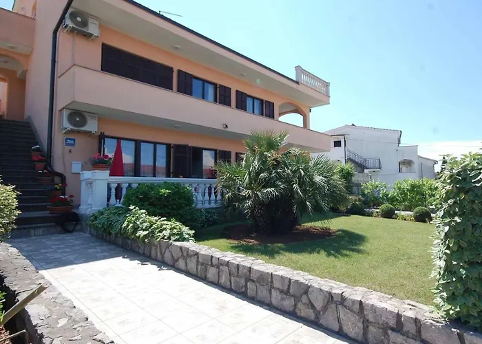 With Parking Space Njivice, Krk - 21860 Appartamento