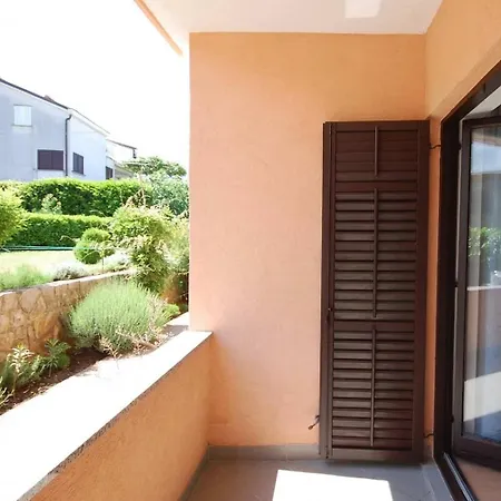 With Parking Space Njivice, Krk - 21860 Lägenhet