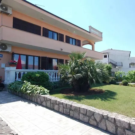 With Parking Space Njivice, Krk - 21860 דירה