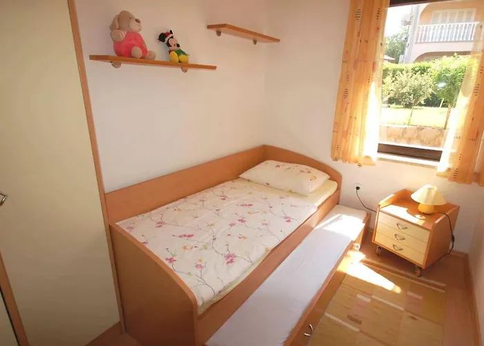 דירה With Parking Space Njivice, Krk - 21860 נייביצה