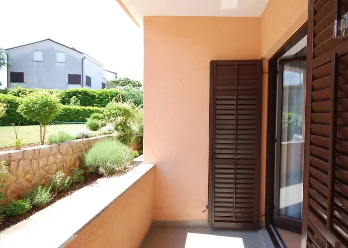 With Parking Space Njivice, Krk - 21860 דירה