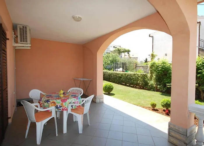 With Parking Space Njivice, Krk - 21860 דירה