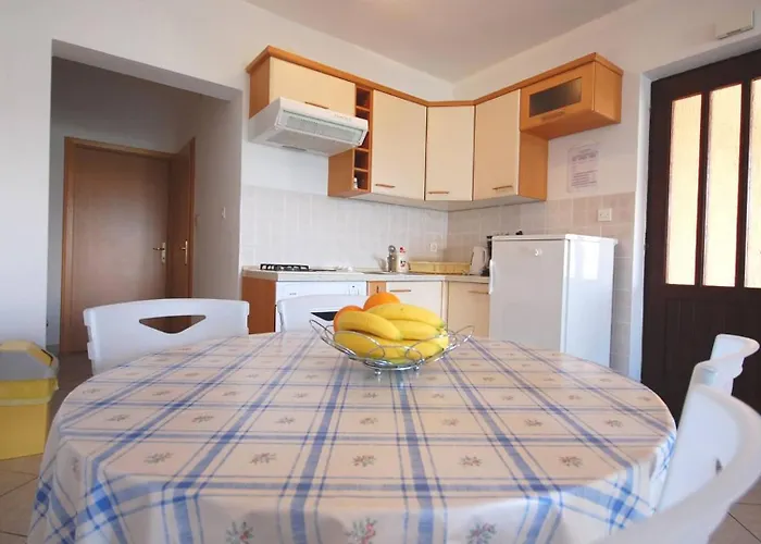 דירה With Parking Space Njivice, Krk - 21860 *